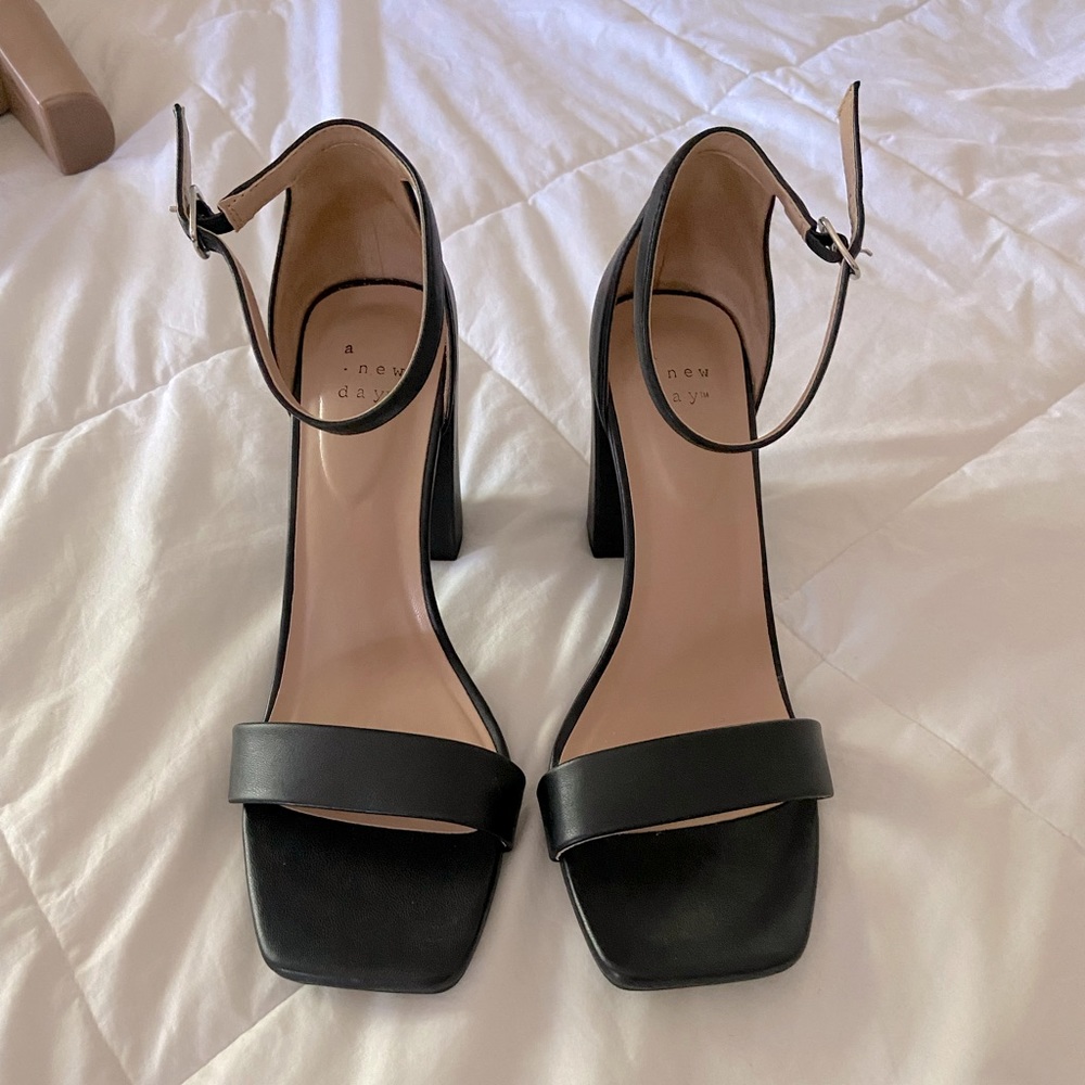 A New Day Emma Block Heel - Black size 8.